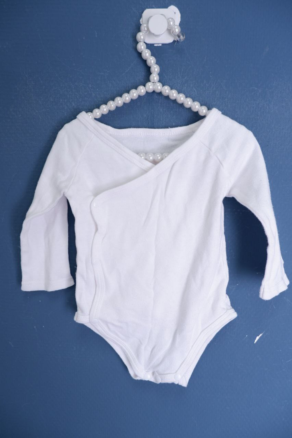 Боди трикотажное белое на 1-6 месяцев