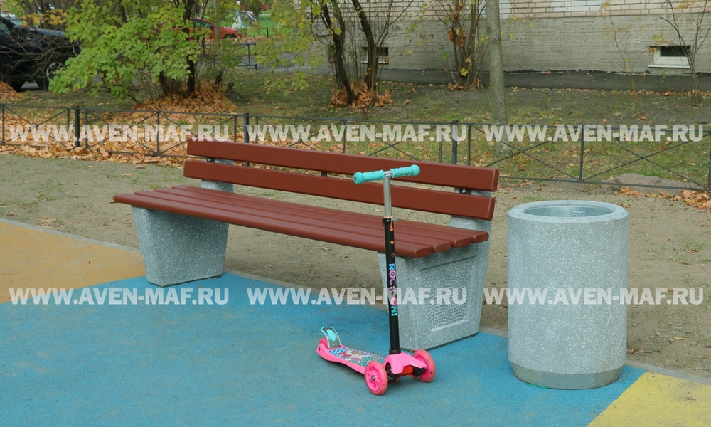 Скамейка на бетонном основании