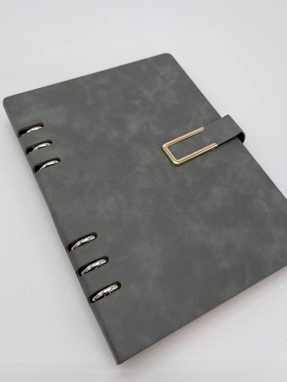 Блокнот органайзер А5 на кольцах 96 л. на магните в линейку серый (5919-5)