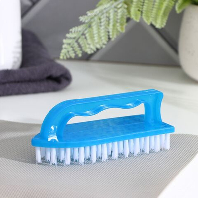 Щётка-утюжок (12,5х5,5х5 см) (Цвет: разноцветный)