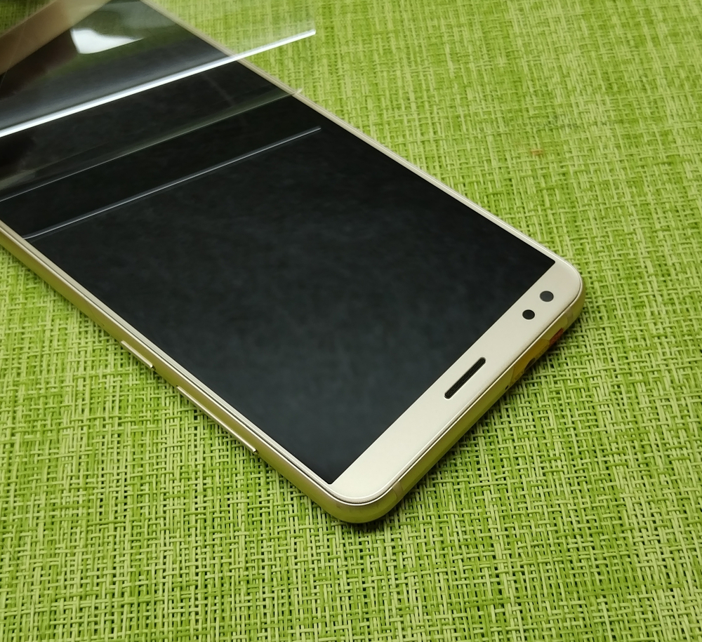 ZTE Blade V9 Дисплейный модуль с тачскрином)+ шлейф кнопок громкости и включения (в рамке) (ORIG-SP)