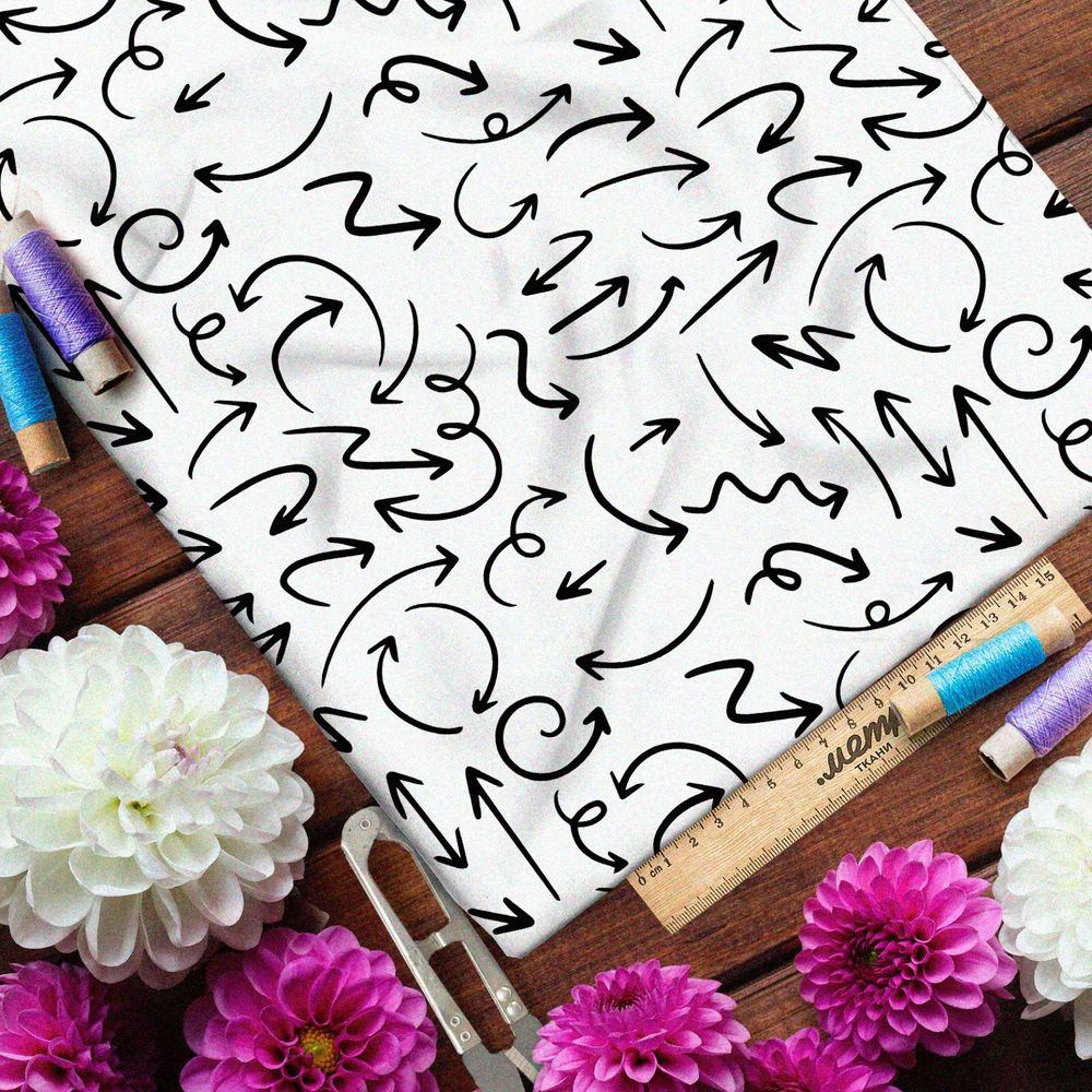 Ткань ниагара чёрные стрелки на бежевом фоне