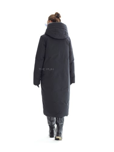 Длинный пуховик черного цвета с поясом