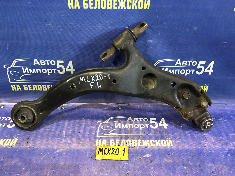 Рычаг передний левый TOYOTA PRONARD 2000