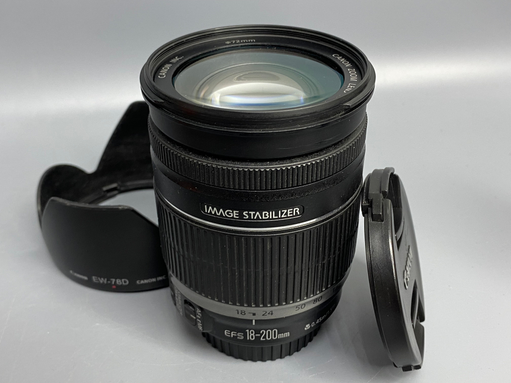Canon EF-S 18-200mm 3.5-5.6 IS