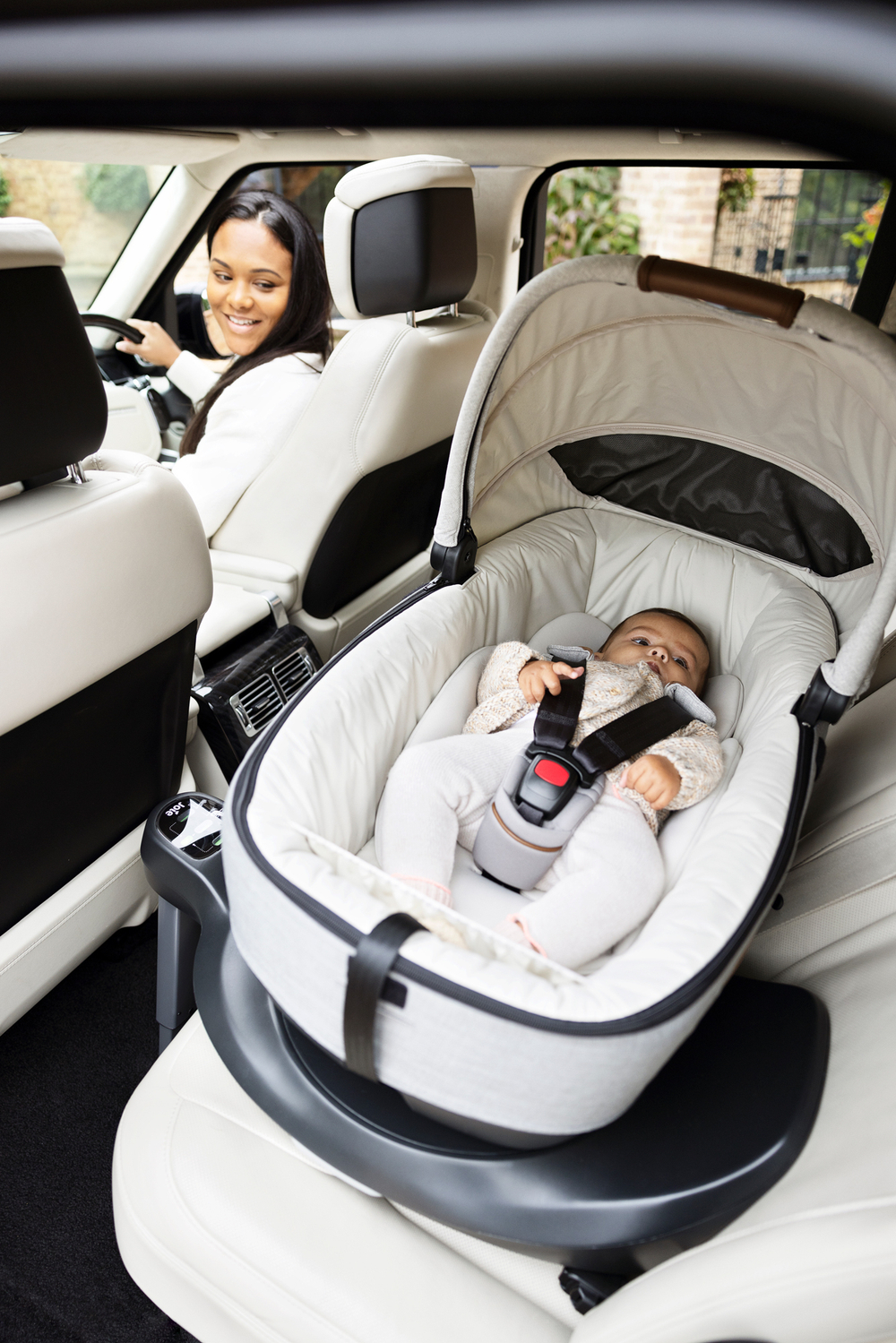 Детское автокресло Joie Calmi
