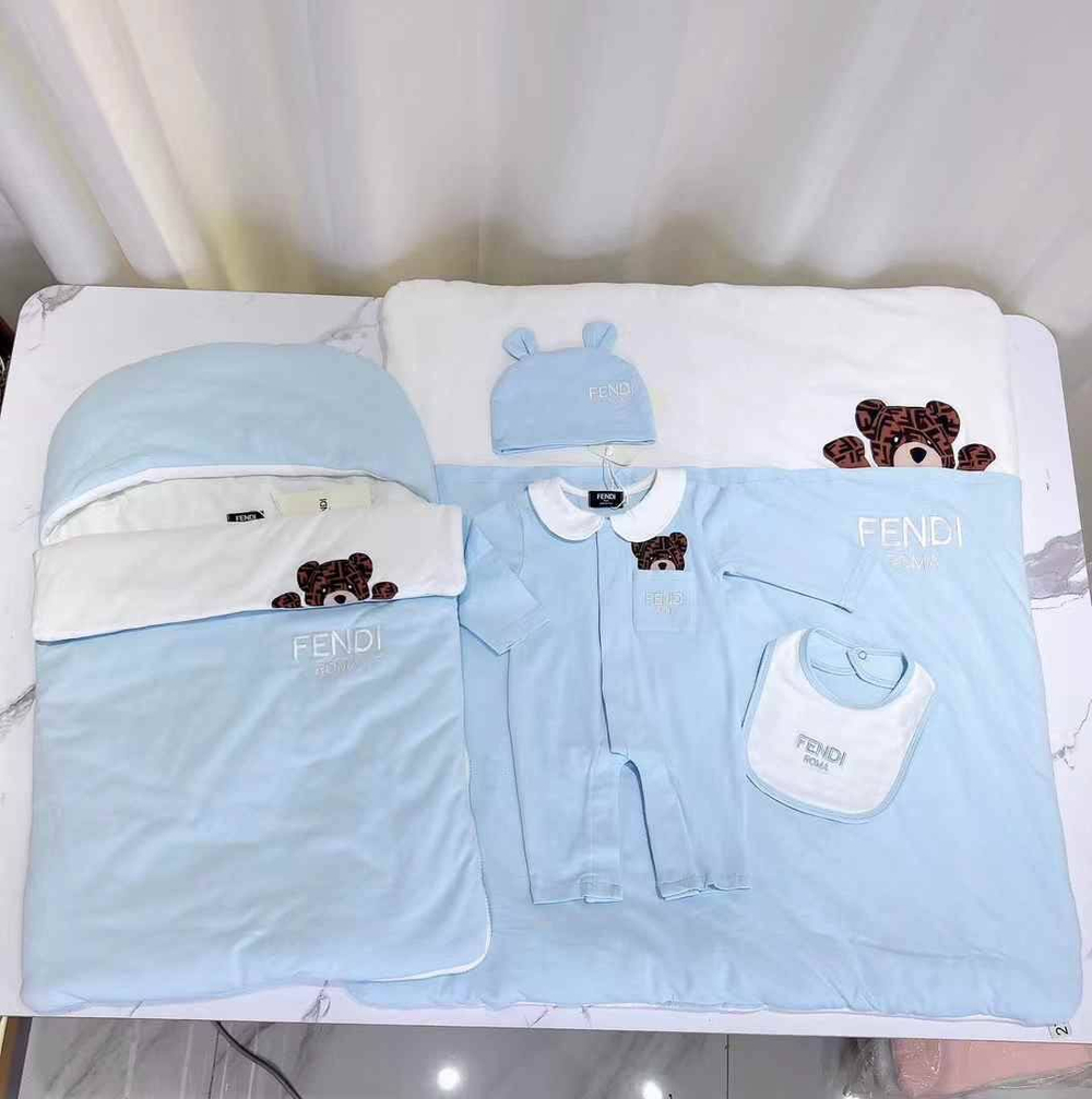 Конверт Fendi