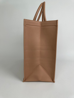 Сумка Christian Dior Book Tote Leather