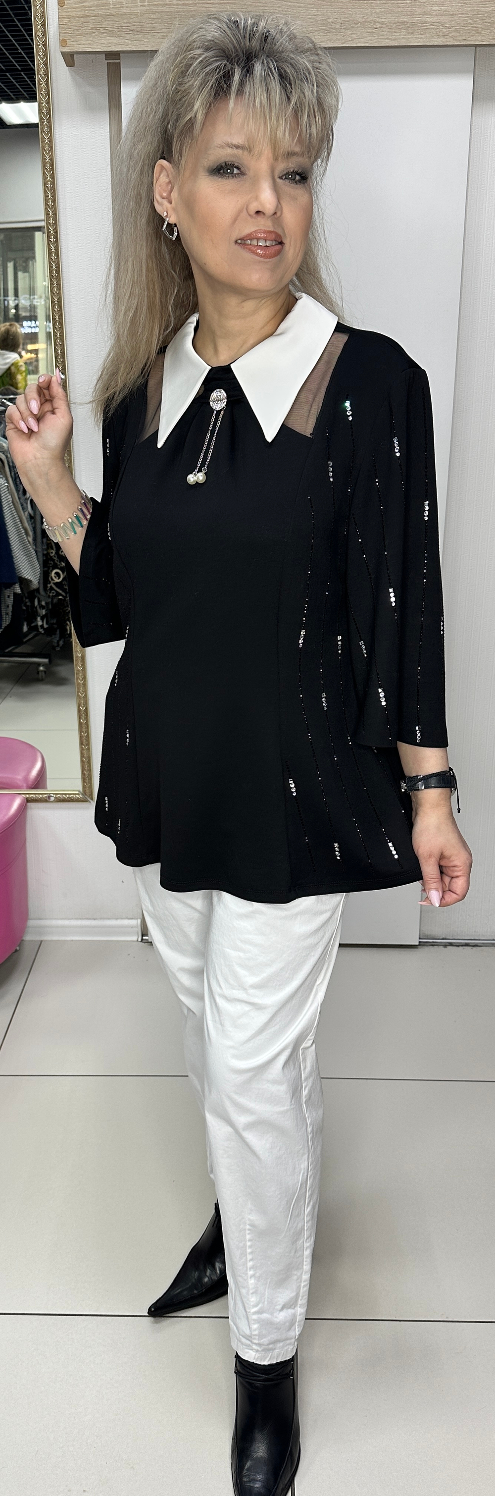 Черный с белым воротником нарядный блузон