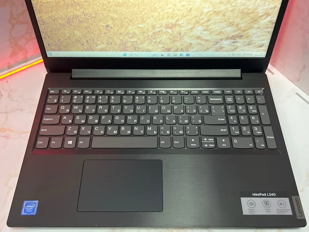 Ноутбук Lenovo IdeaPad L340-15API (81LW002ERK) 15.6 "/AMD Athlon 300U/RAM 4 GB/ HDD 500 GB/AMD Radeon Vega 3/1920x1080/TN/DOS/Подсветка кл-ры: LED/Черный. Состояние: Уценка/сильные царапины на крышке матрице и поддоне