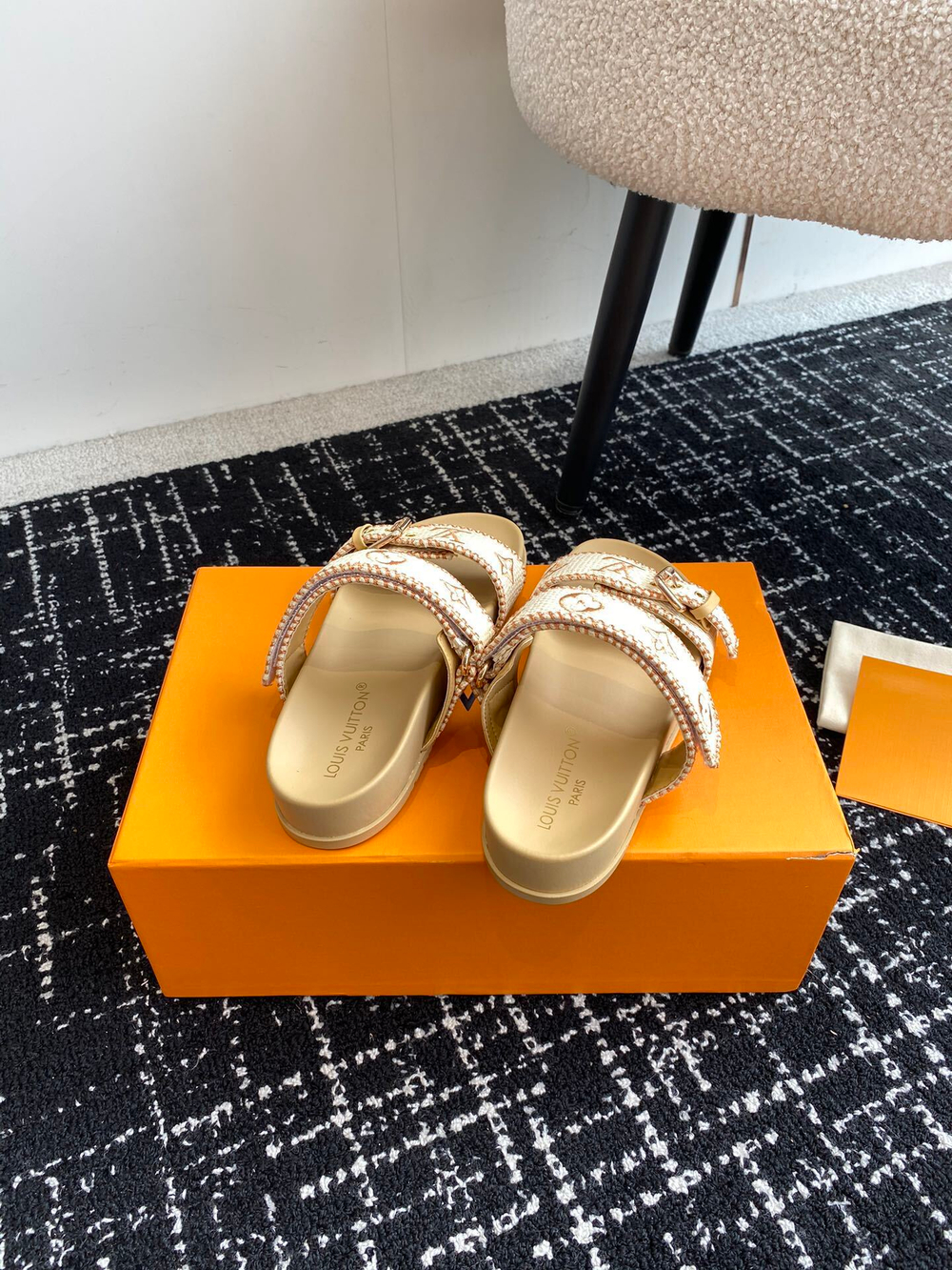Louis Vuitton Bom Dia Flat Comfort Mule (5 colors)