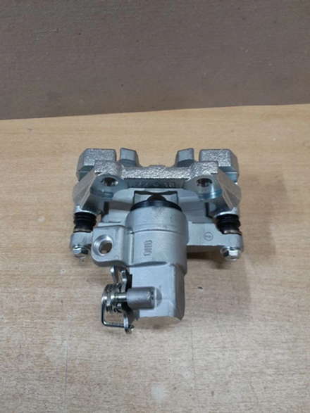 Суппорт задний левый LuxGen 7 44010MP110