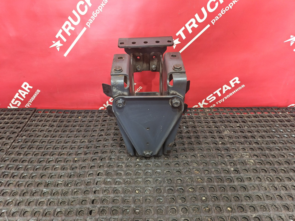 Кронштейн запасного колеса