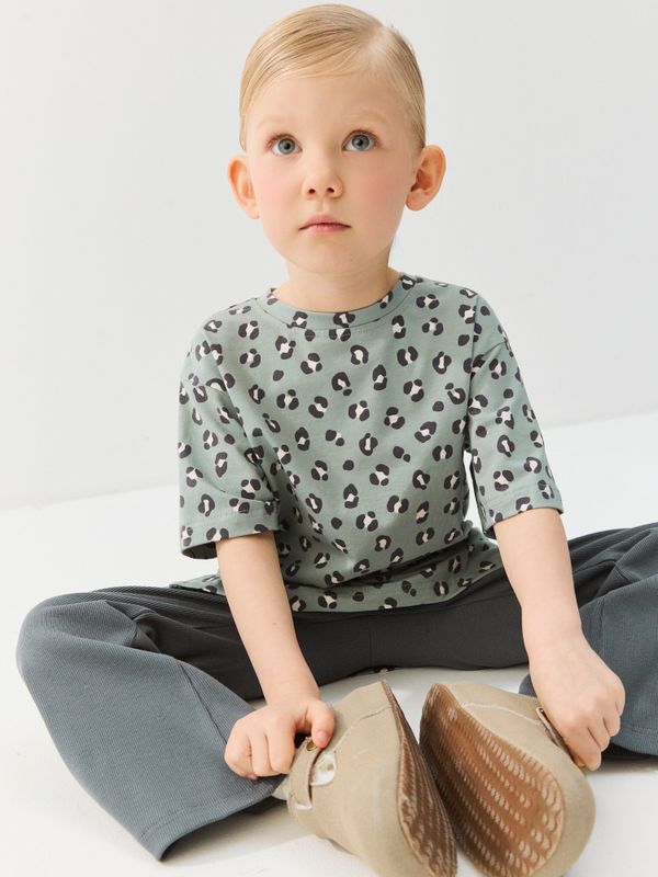 Костюм футболка оверсайз и брюки клеш 