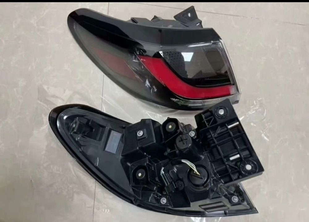 Задние фонари (левый и правый, внутренний и внешний) Honda ZR-V