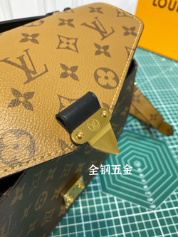 Louis Vuitton Pochette Metis