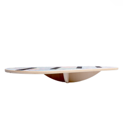 игра Балансборд (одна точка опоры)