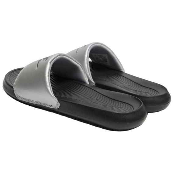 Nike Victori One 'Black Metallic Silver'