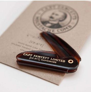 Складная расческа для усов Captain Fawcett
