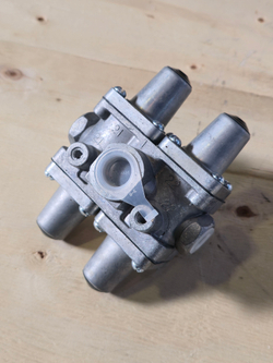 Клапан Зил, Камаз, Маз защитный 4-х контурный БЕЛОМО