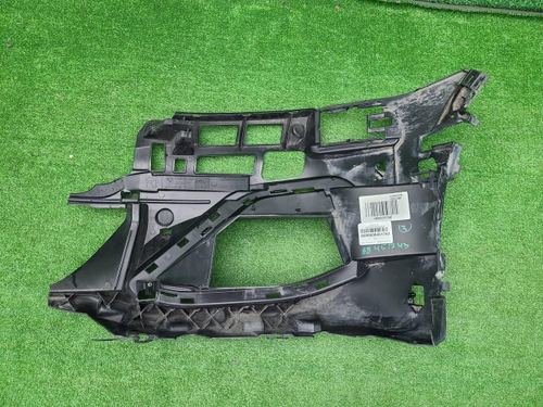 Кронштейн бампера правый BMW 8er G14 18-22 M-paket