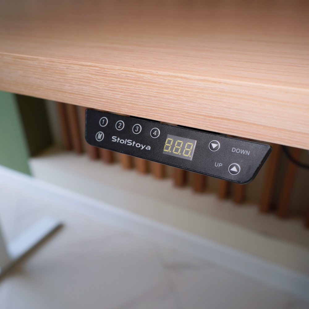 Регулируемый компьютерный стол Motor UP с регулировкой по высоте — столешница МДФ дуб беленый