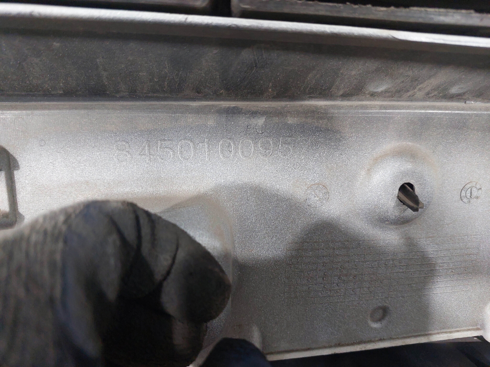 Бампер передний LADA Granta 18-нв Б/У Оригинал 8450100957