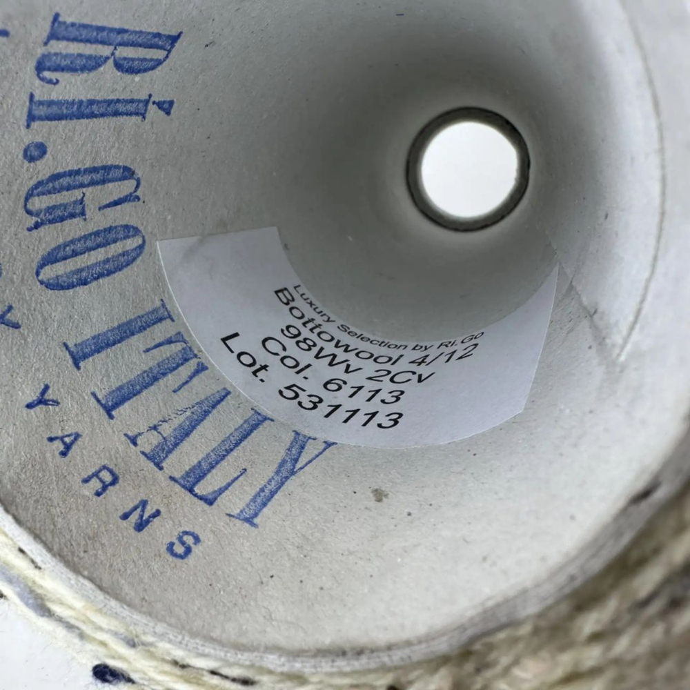 BOTTOWOOL - Luxury Selection by Ri.Go; 98% меринос, 2% вискоза; 300м/100гр, (4/12); col. 6113; цвет: бледный желтый