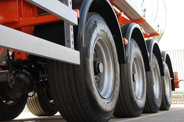 Оптимальный выбор грузовых шин: рекомендации и критерии