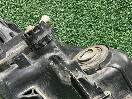 Фара левая Toyota Corolla E160 (2012-2016) галоген