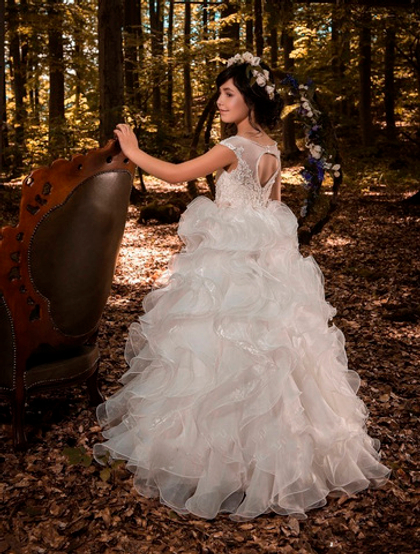 Нарядное пышное платье в пол