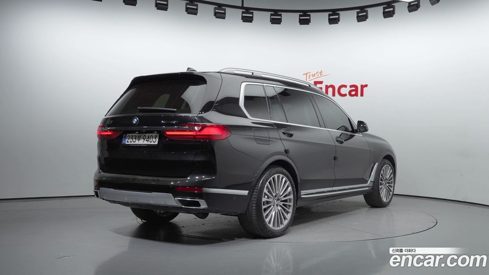 BMW X7 (G07) xDrive 40i Design Pure Excellence 6-и местный (05.2022)