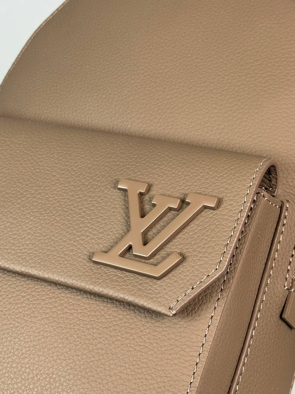 Сумка-слинг Louis Vuitton, арт. 475156243