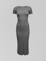 Платье 2551 однотонное с коротким рукавом и металлическими булавками