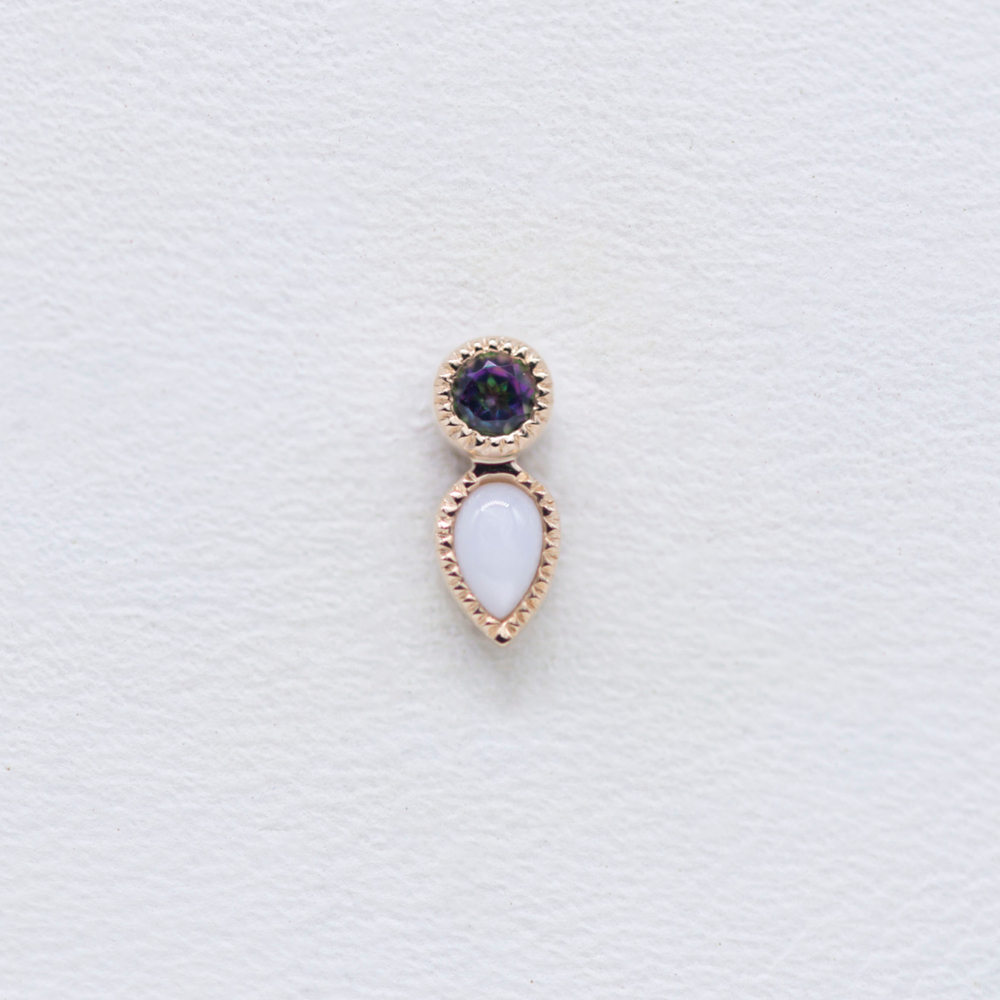 Medal teardrop with natural stone