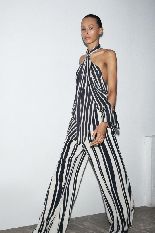 ZARA ТОП ПОЛОСКУ С ГОРЛОВИНОЙ ХАЛТЕР — ZW COLLECTION, ПОЛОСКИ