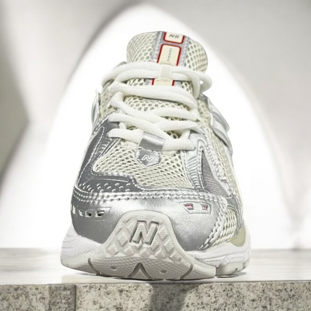 New Balance 1906R • White