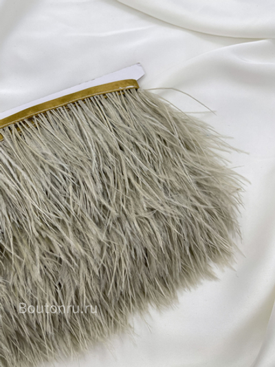 Перо серо-бежевое