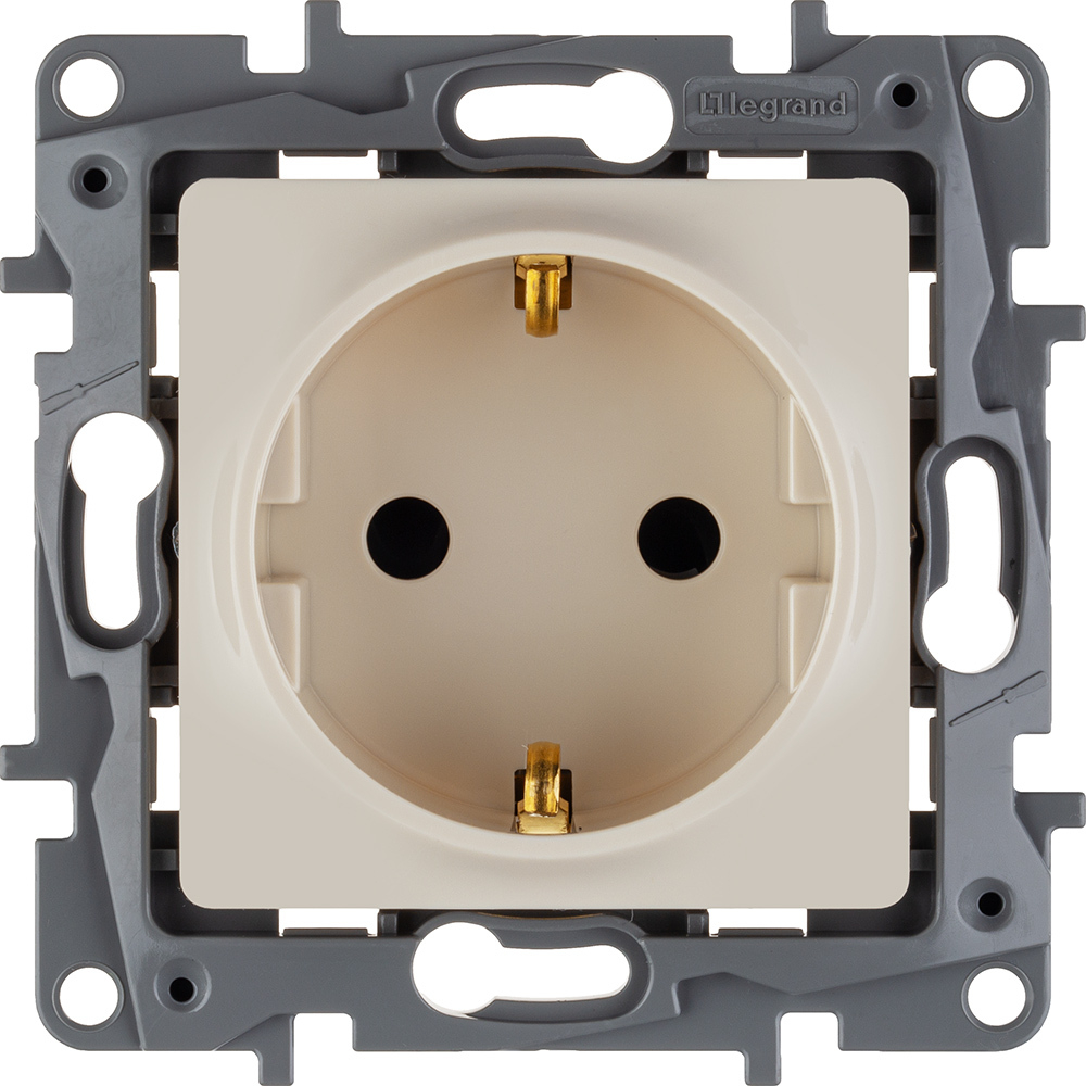 Розетка с заземлением со шторками 16А 250В слоновая кость ETIKA Legrand