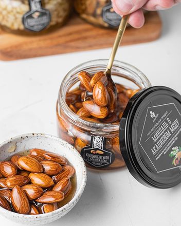 Миндаль в меду