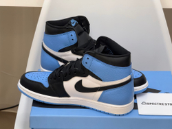Air Jordan 1 Retro High OG UNC Toe