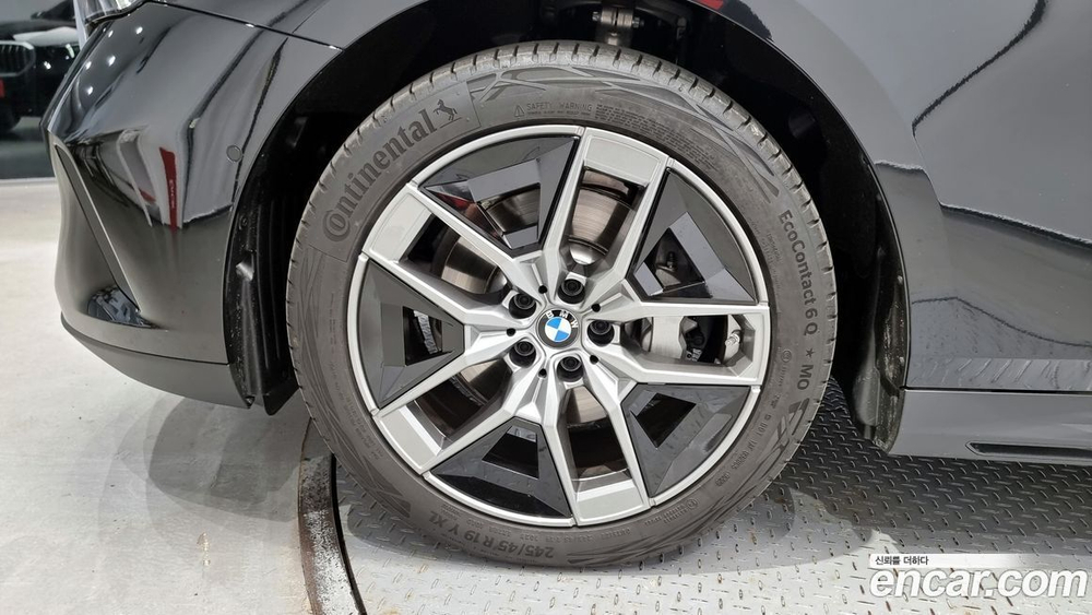 BMW 5 Series (G60) 530i xDrive (12.2023)