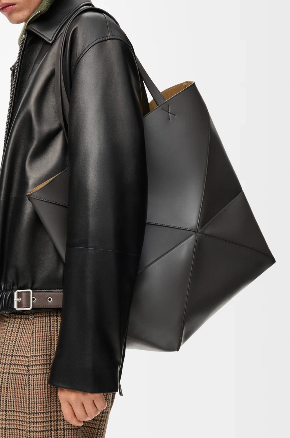 Loewe Сумка-тоут XL Puzzle Fold из блестящей телячьей кожи, темно-серый