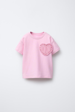 ZARA ФУТБОЛКА С КАРМАНОМ «СЕРДЦЕ» И ПРИНТОМ, БЛЕДНО-РОЗОВЫЙ