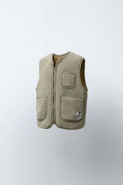 ZARA ЖИЛЕТ ИЗ ИСКУССТВЕННОЙ ОВЧИНЫ SNOOPY PEANUTS™, СВЕТЛО-БЕЖЕВЫЙ