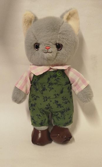 Yumşaq oyuncaq \ Мягкая игрушка \ Soft toys Pişik (yaşıl paltarlı)