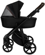 Детская коляска Roan Esso Кожа 3 в 1 с автокреслом Pituso Santiso Pro ESSK/210/1 Black /Black/руч.Тем.коричневый