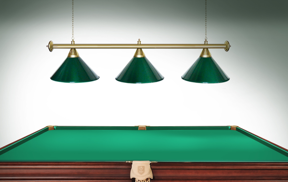 Лампа STARTBILLIARDS 3 пл. (плафоны зеленые,штанга золотая,фурнитура золото)