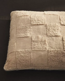 ZARA HOME НАВОЛОЧКА ДЛЯ ДЕКОРАТИВНОЙ ПОДУШКИ ИЗ ИСКУССТВЕННОГО МЕХА В КЛЕТКУ, ПЕСОЧНЫЙ