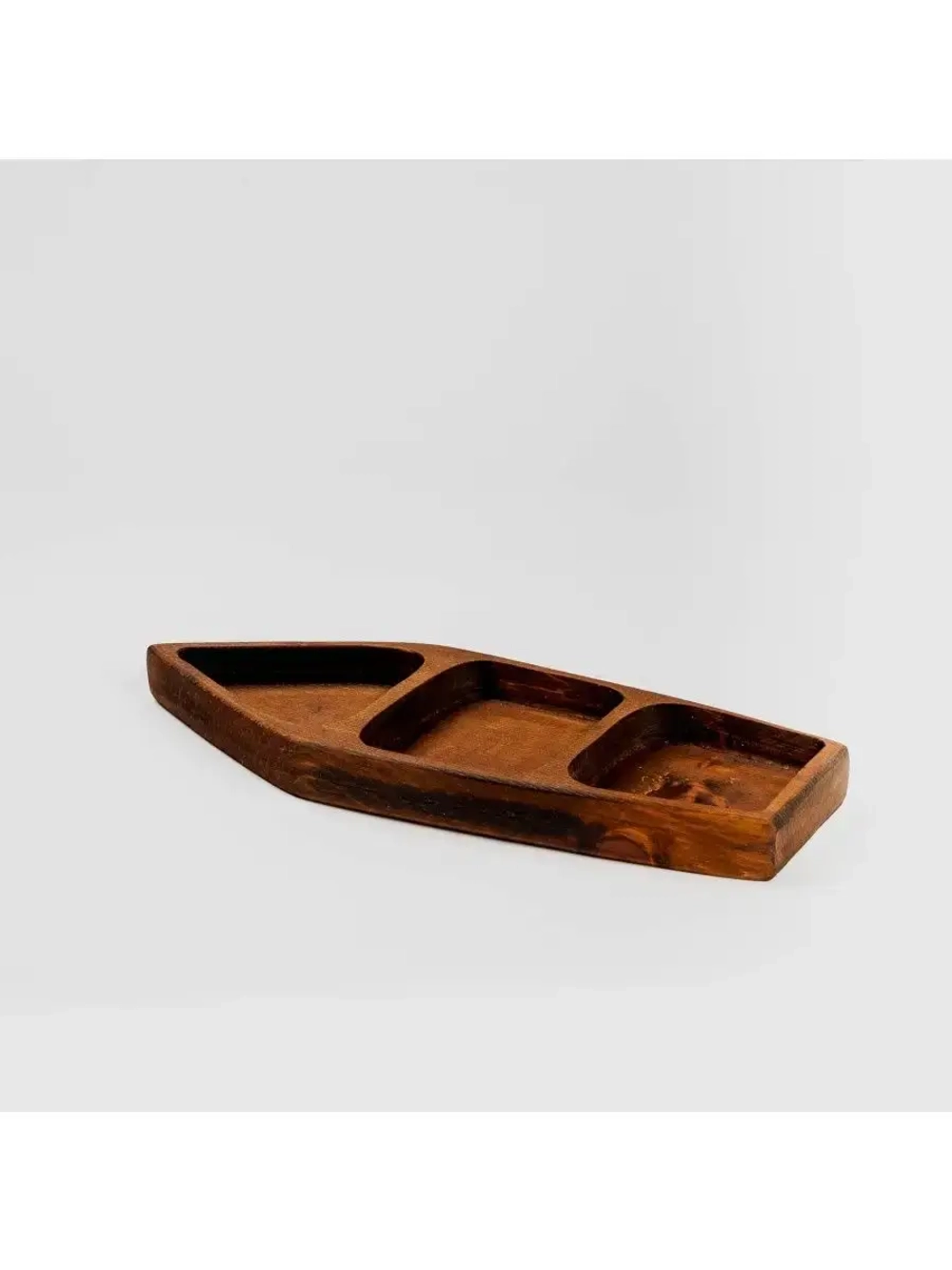 Деревянная менажница с 3 отсеками из кедра